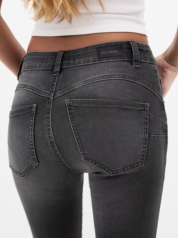 Pull&Bear Regular Jeans in Grau