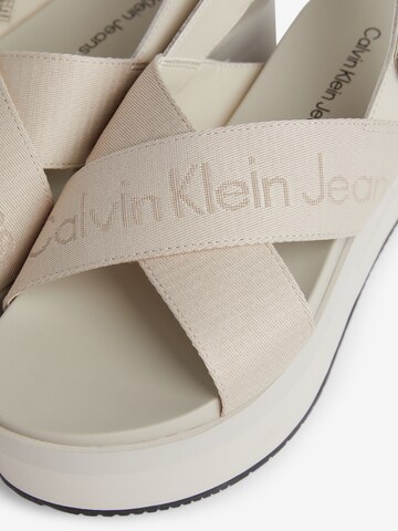 Calvin Klein Jeans Sandalen met riem in Beige