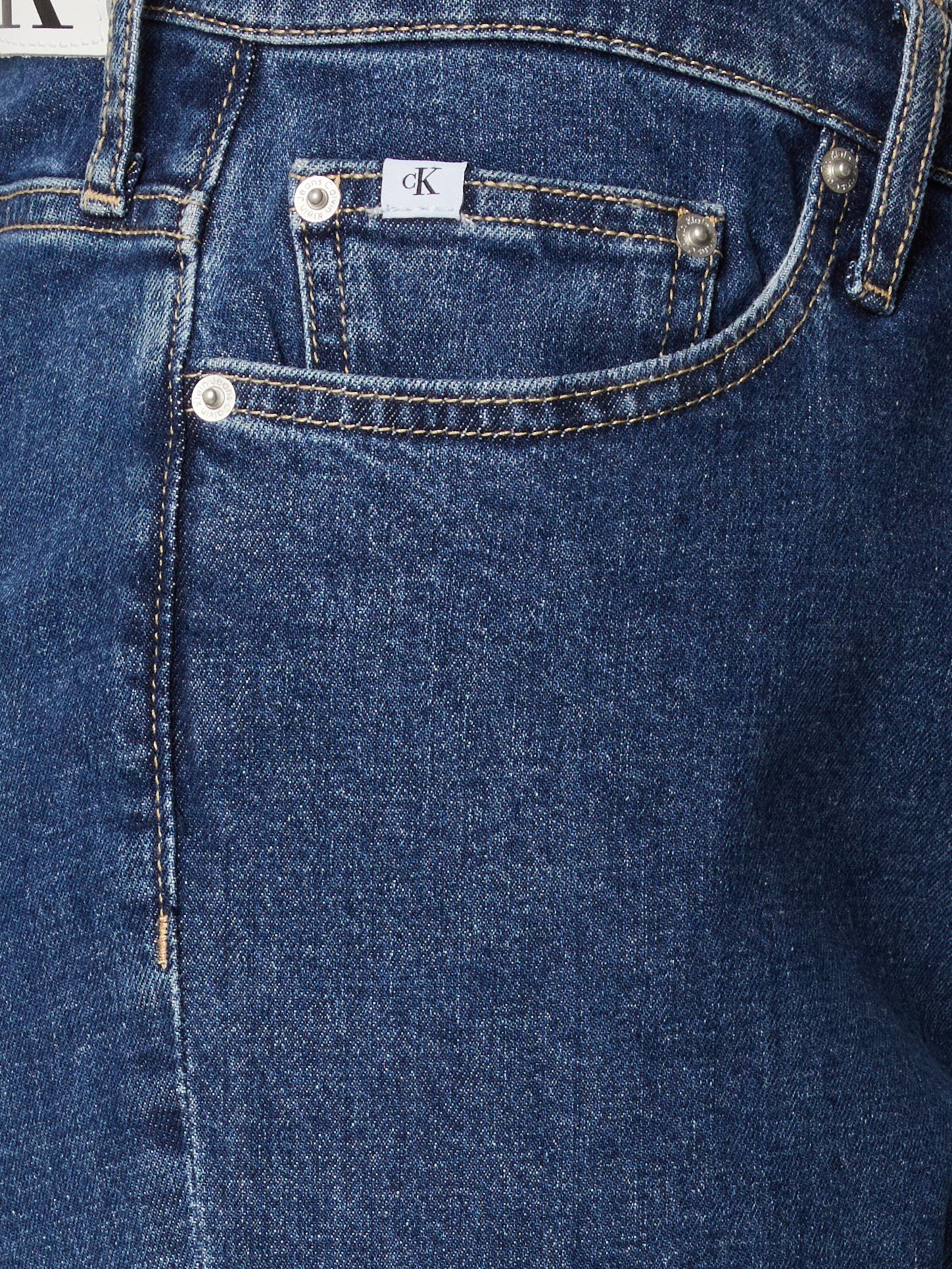 mėlyna Calvin Klein Jeans Siaurėjantis Džinsai 'MOM JEAN'