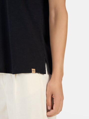 CAMEL ACTIVE Kurzarmshirt mit Polokragen und überschnittenen Schultern in Schwarz