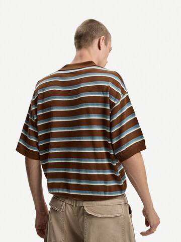 Bershka Poloshirt in Braun