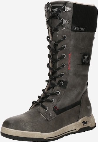 MUSTANG Nauhasaappaat värissä harmaa: etupuoli