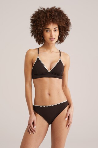 WE Fashion Triangle Bikini top in Brown: front