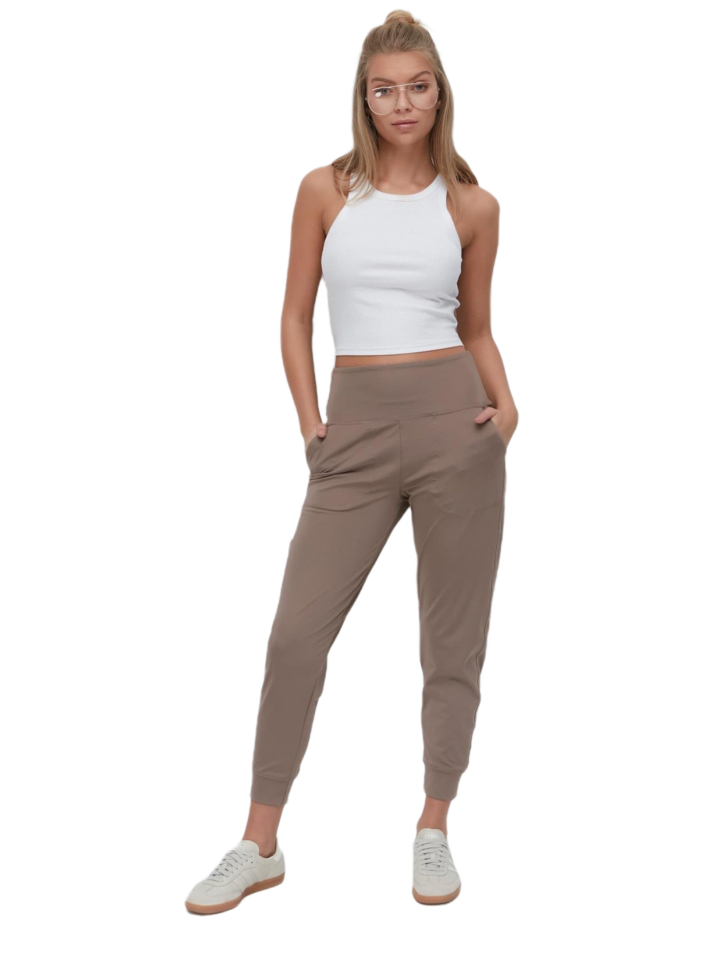 C&City Tapered Trousers in Brown