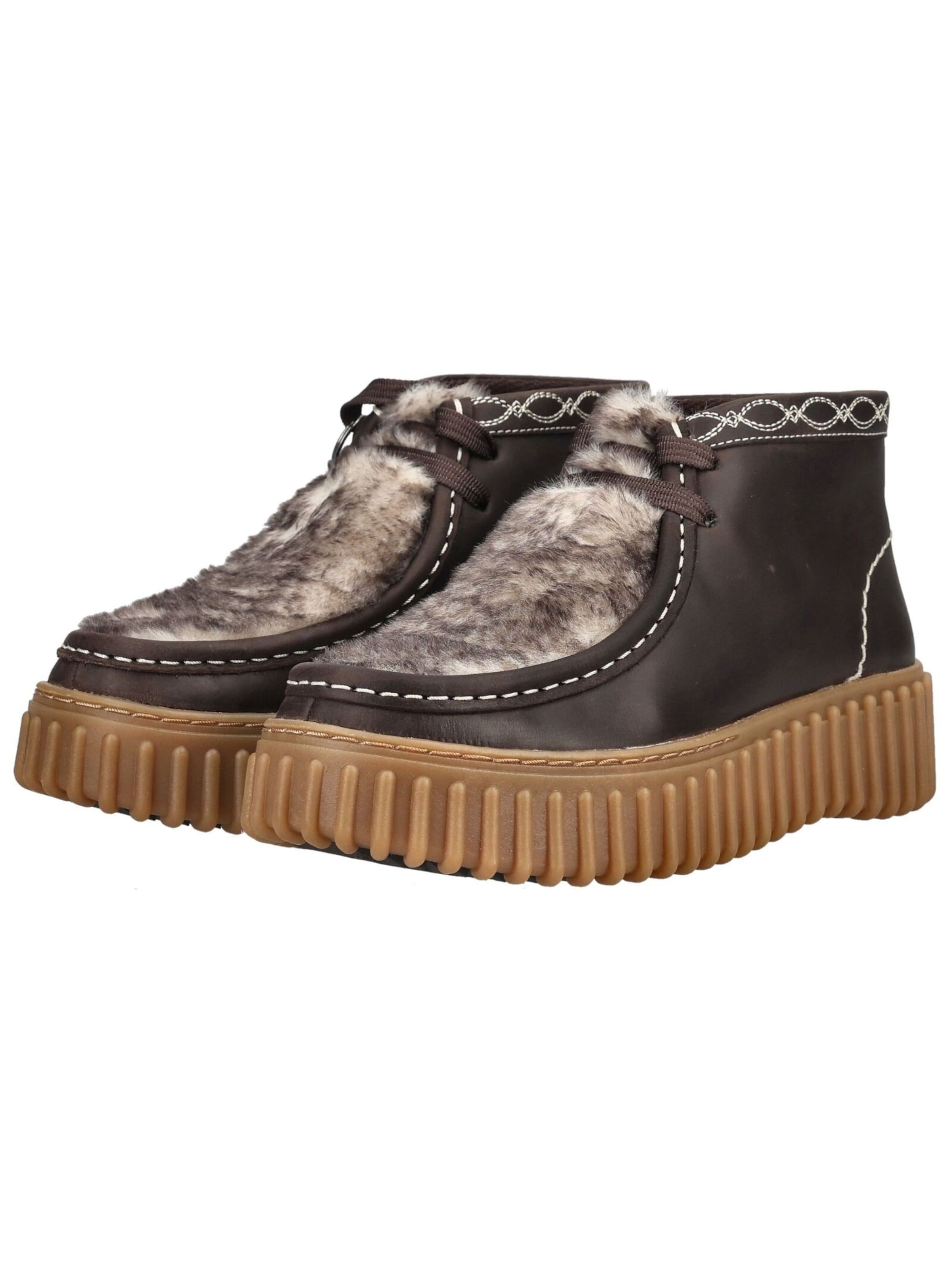 CLARKS Lace-up bootie in Brown