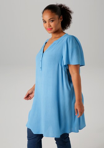 Aniston Blouse in Blue: front