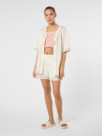 Maglietta 'VILLANOVA oversized mesh baseball shirt' di FILA in bianco
