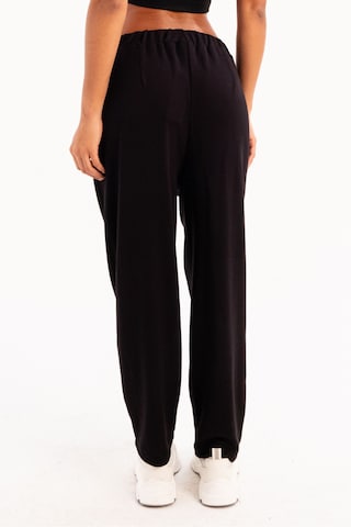 Justever Loosefit Sportbroek in Zwart