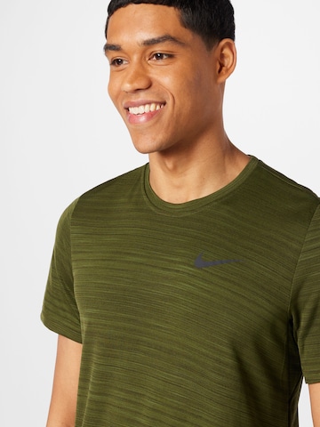 NIKE - Camisa funcionais 'Superset' em verde