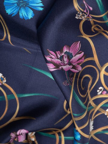 MayTree Scarf 'Seidentuch handrolliert aus Twill-Seide,  53x53 Royal Garden dunkelblau' in Blue