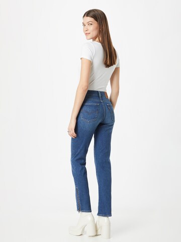 LEVI'S ® Regular Jeans '724 Button Shank' in Blauw