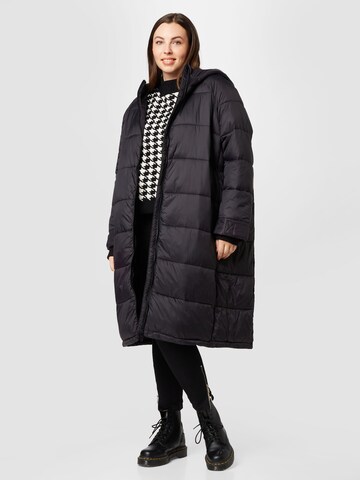 Manteau d’hiver 'Robin' ABOUT YOU Curvy en noir : devant