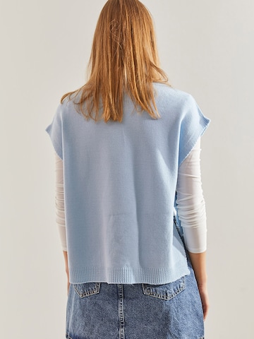 Bianco Lucci Sweater in Blue