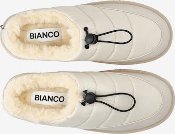 Bianco Slippers in White