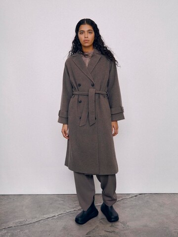 OBJECT Between-seasons coat 'OBJKeily' in Brown