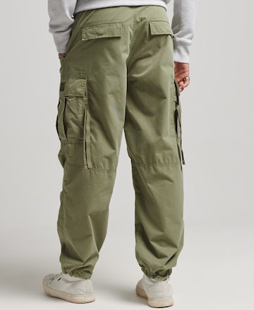 Superdry Loosefit Cargobroek in Groen