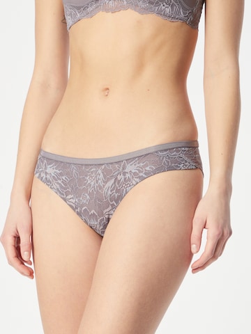 Slip 'Amourette Charm' de la TRIUMPH pe mov: față