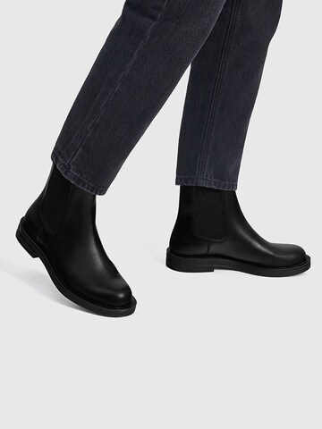 Pull&Bear Chelsea Boots in Schwarz