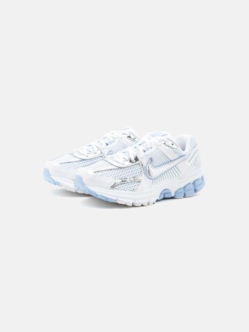 balts Nike Sportswear Zemie brīvā laika apavi 'Zoom Vomero 5'