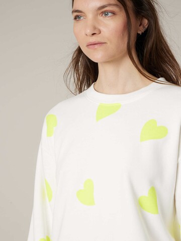 Sweat-shirt 'MITSIE' Deeluxe en jaune