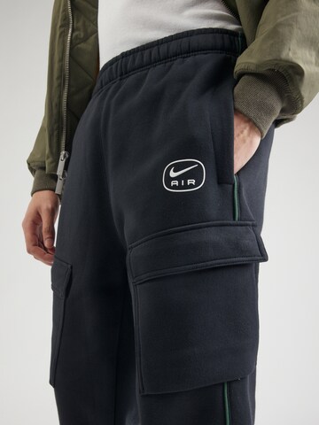 Nike Sportswear Zwężany krój Bojówki 'AIR' w kolorze czarny
