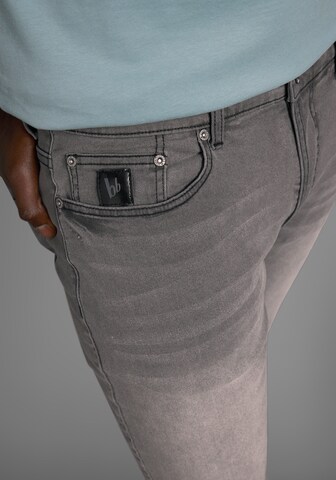 Bruno Banani LM Skinny Shorts in Grau