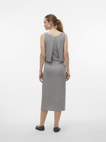 Robe 'BRYNJA JUNE' MAMALICIOUS en gris