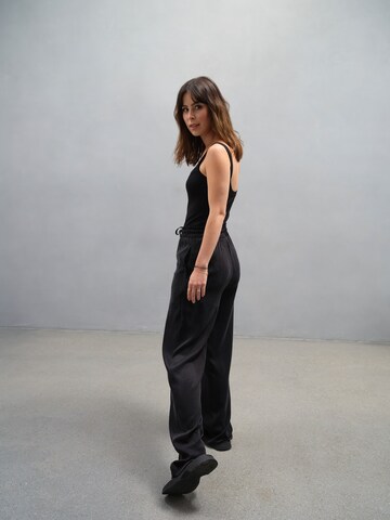 Wide Leg Pantalon 'Johanna' A LOT LESS en noir