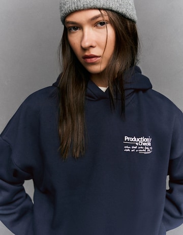 BershkaSweater majica - plava boja