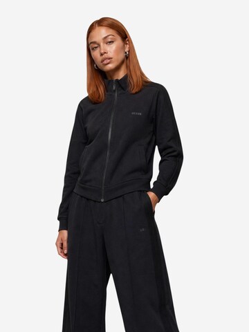 GUESS Sweatshirt 'LYRA HIGH NECK FULL V6YQ15 K4305' in Zwart: voorkant