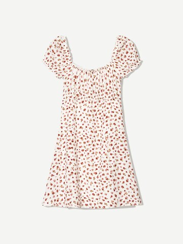 Robe Bershka en blanc