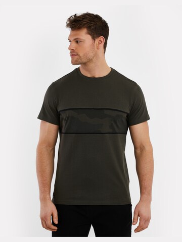 Threadbare Shirt 'Trail' in Green: front