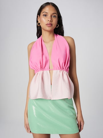 ABOUT YOU x Emili Sindlev Top 'Naomi' in Roze: voorkant