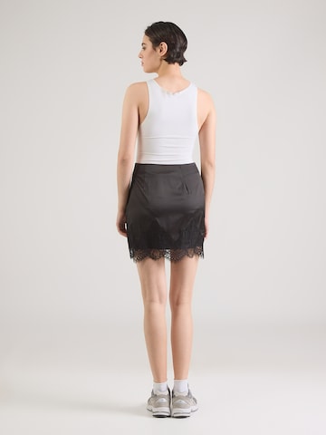 Fustă 'Rafaela' de la ABOUT YOU pe negru