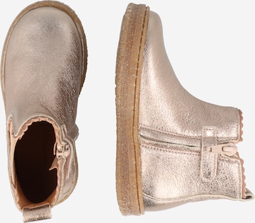BISGAARD حذاء برقبة عالية 'Stella' بلون ذهبي