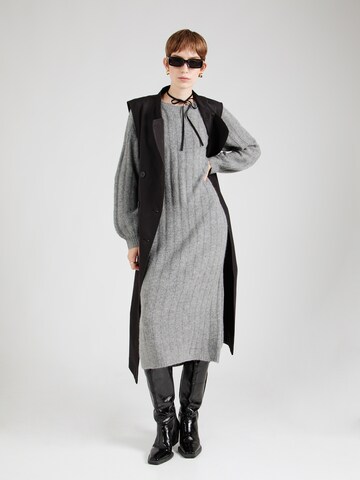 Robes en maille 'PCMAGGY' PIECES en gris