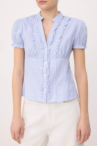 Trendyol Blouse in Blue