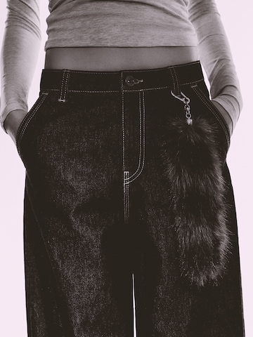 Bershka Vrečasti Kavbojke | siva barva