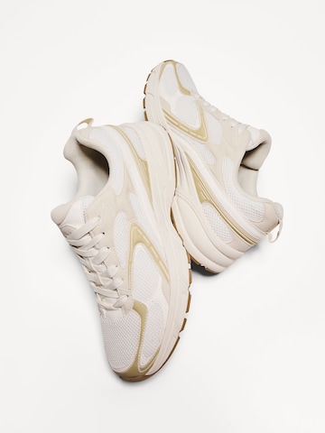 Bershka Sneakers laag in Gemengde kleuren