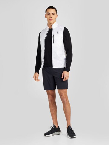 Gilet sportivo di On in bianco