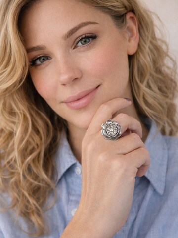 Gloria Mago Ring 'Camellia' in Silver: front