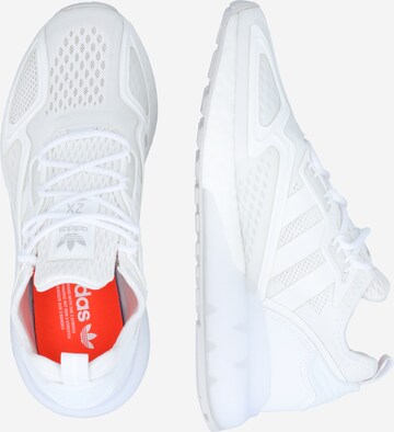 Baskets basses ADIDAS ORIGINALS en blanc