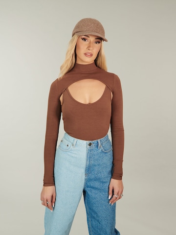 ABOUT YOU x Alina Eremia Shirt Bodysuit 'Claire' in Brown: front