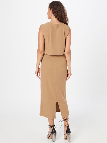 Tailleur di Noisy may in beige
