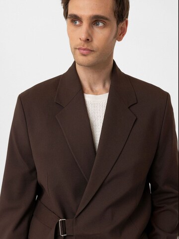 Coupe regular Veste de costume 'Jost' Antioch en marron
