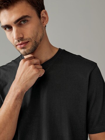 T-Shirt Next en noir