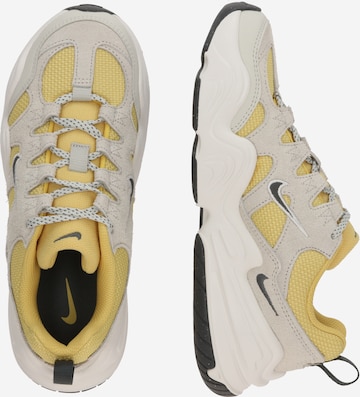 Nike Sportswear Platform trainers 'TECH HERA' in Yellow