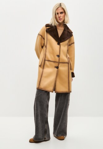 CESARE GASPARI Tussenmantel in Beige