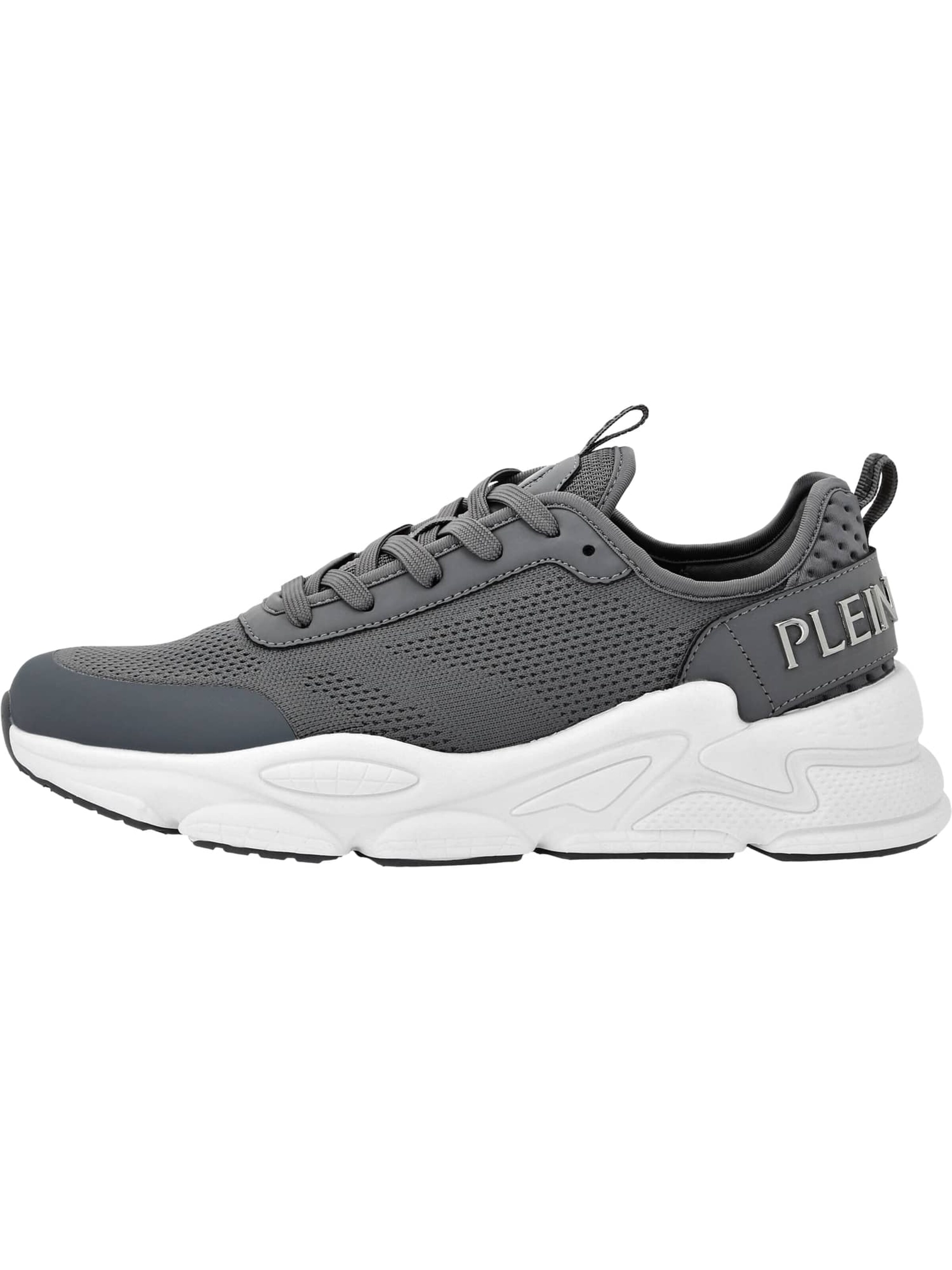 Plein Sport Sneakers in Grey: front