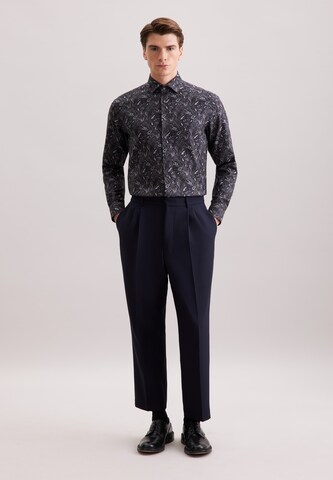 Coupe regular Chemise business 'Schwarze Rose' SEIDENSTICKER en gris
